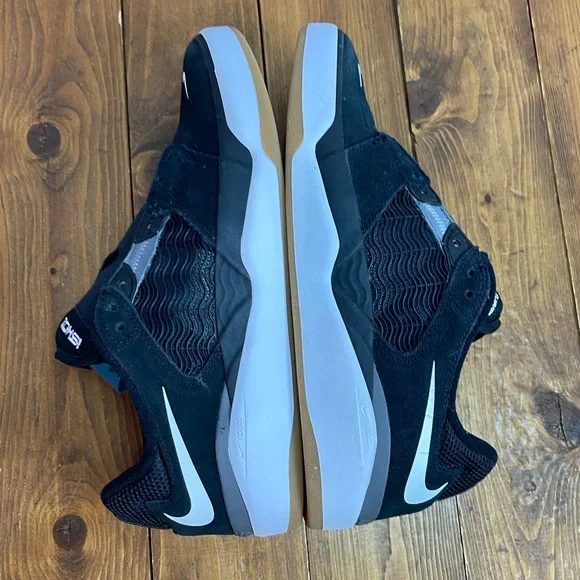 Nike SB Ishod Wair "Black/White" sneakers size 8 - Picture 6 of 9